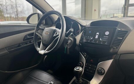 Chevrolet Cruze II, 2010 год, 397 660 рублей, 14 фотография