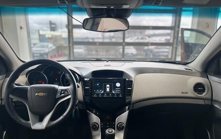 Chevrolet Cruze II, 2010 год, 397 660 рублей, 15 фотография
