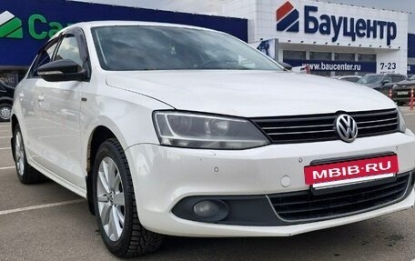 Volkswagen Jetta VI, 2013 год, 750 000 рублей, 3 фотография