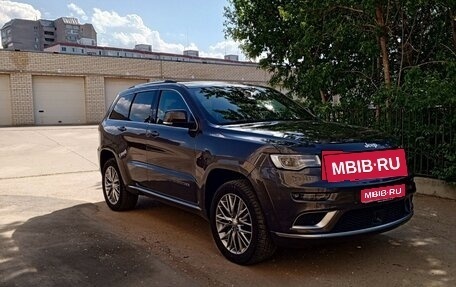Jeep Grand Cherokee, 2018 год, 4 500 000 рублей, 1 фотография