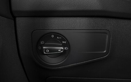Volkswagen Tiguan II, 2018 год, 2 332 000 рублей, 17 фотография