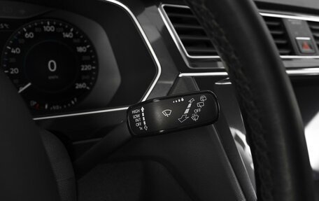 Volkswagen Tiguan II, 2018 год, 2 332 000 рублей, 19 фотография