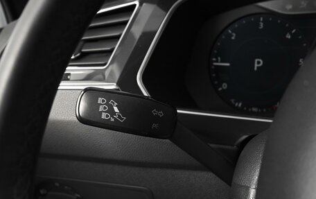 Volkswagen Tiguan II, 2018 год, 2 332 000 рублей, 18 фотография