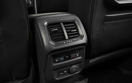 Volkswagen Tiguan II, 2018 год, 2 332 000 рублей, 23 фотография