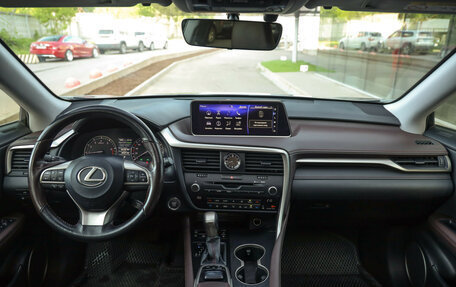 Lexus RX IV рестайлинг, 2018 год, 3 549 000 рублей, 11 фотография