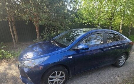 Hyundai Solaris II рестайлинг, 2022 год, 1 750 000 рублей, 2 фотография