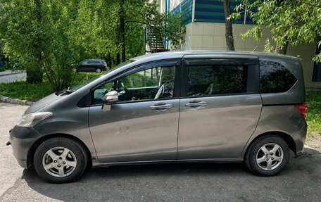 Honda Freed I, 2010 год, 930 000 рублей, 3 фотография