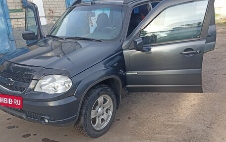 Chevrolet Niva I рестайлинг, 2011 год, 650 000 рублей, 32 фотография