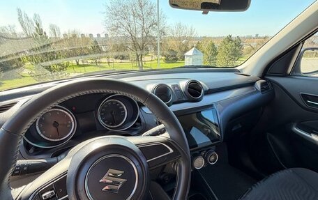 Suzuki Swift V, 2022 год, 1 650 000 рублей, 2 фотография