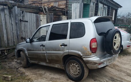 Chevrolet Niva I рестайлинг, 2005 год, 230 000 рублей, 2 фотография