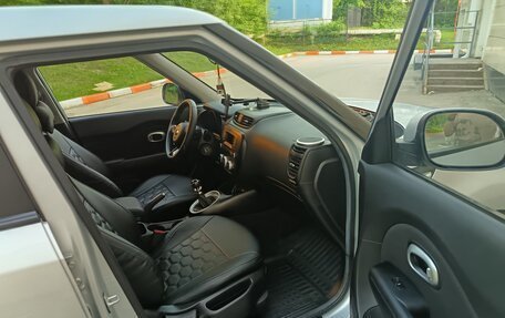 KIA Soul II рестайлинг, 2015 год, 880 000 рублей, 28 фотография