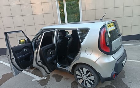 KIA Soul II рестайлинг, 2015 год, 880 000 рублей, 31 фотография