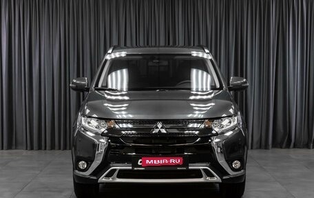 Mitsubishi Outlander III рестайлинг 3, 2021 год, 3 719 000 рублей, 3 фотография