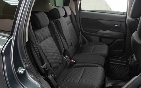 Mitsubishi Outlander III рестайлинг 3, 2021 год, 3 719 000 рублей, 7 фотография