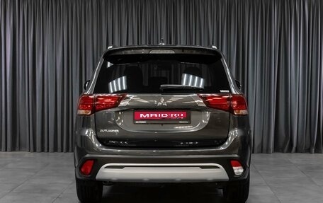 Mitsubishi Outlander III рестайлинг 3, 2021 год, 3 719 000 рублей, 4 фотография