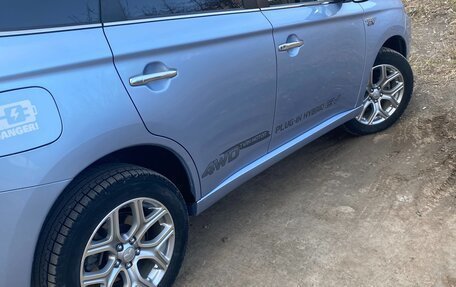 Mitsubishi Outlander III рестайлинг 3, 2014 год, 2 300 000 рублей, 5 фотография