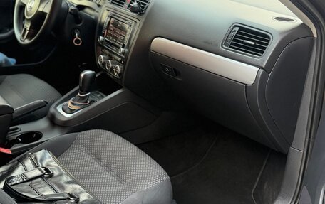Volkswagen Jetta VI, 2012 год, 800 000 рублей, 10 фотография