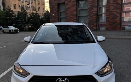 Hyundai Solaris II рестайлинг, 2019 год, 1 690 000 рублей, 8 фотография