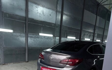Opel Astra J, 2014 год, 900 000 рублей, 6 фотография