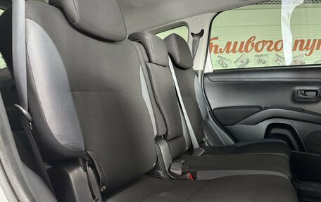 Mitsubishi Outlander III рестайлинг 3, 2010 год, 949 000 рублей, 11 фотография