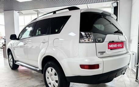 Mitsubishi Outlander III рестайлинг 3, 2010 год, 949 000 рублей, 3 фотография