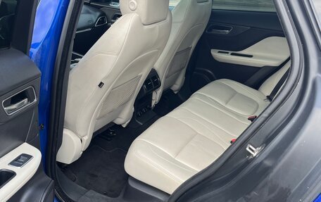 Jaguar F-Pace, 2016 год, 1 790 000 рублей, 19 фотография