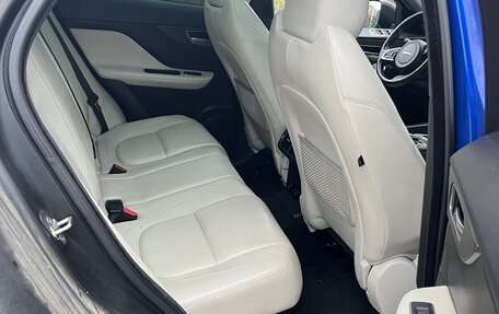 Jaguar F-Pace, 2016 год, 1 790 000 рублей, 17 фотография