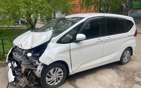 Honda Freed II, 2019 год, 800 000 рублей, 2 фотография
