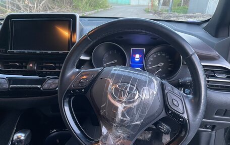 Toyota C-HR I рестайлинг, 2017 год, 1 180 000 рублей, 11 фотография