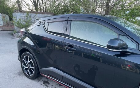 Toyota C-HR I рестайлинг, 2017 год, 1 180 000 рублей, 2 фотография