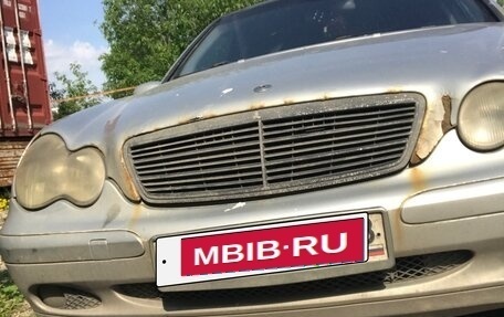 Mercedes-Benz C-Класс, 2002 год, 175 000 рублей, 2 фотография