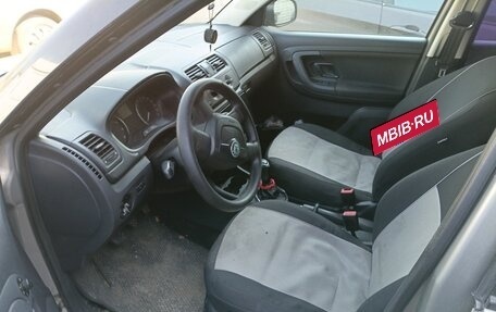 Skoda Fabia II, 2011 год, 280 000 рублей, 3 фотография
