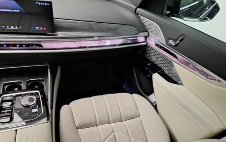 BMW 7 серия, 2025 год, 26 000 000 рублей, 11 фотография