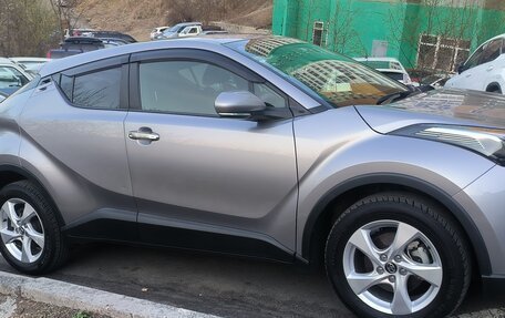 Toyota C-HR I рестайлинг, 2017 год, 1 800 000 рублей, 3 фотография