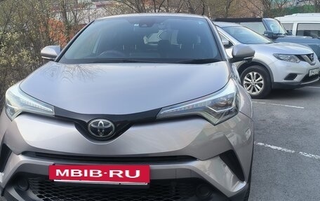 Toyota C-HR I рестайлинг, 2017 год, 1 800 000 рублей, 5 фотография