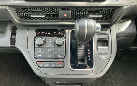 Honda Stepwgn, 2023 год, 2 200 000 рублей, 11 фотография