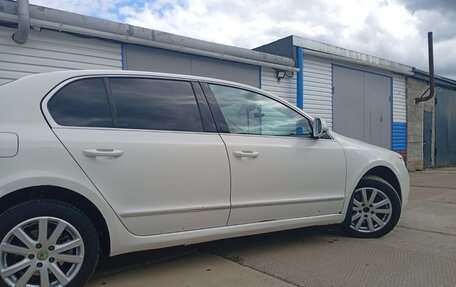 Skoda Superb III рестайлинг, 2012 год, 1 150 000 рублей, 2 фотография