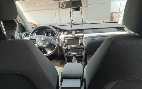 Skoda Superb III рестайлинг, 2012 год, 1 150 000 рублей, 8 фотография
