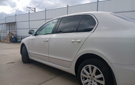 Skoda Superb III рестайлинг, 2012 год, 1 150 000 рублей, 3 фотография
