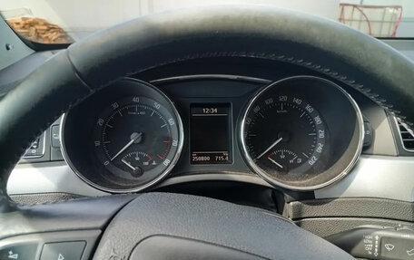 Skoda Superb III рестайлинг, 2012 год, 1 150 000 рублей, 10 фотография