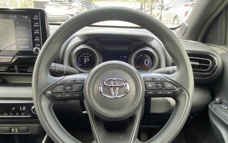 Toyota Yaris, 2022 год, 850 000 рублей, 12 фотография