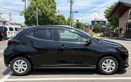 Toyota Yaris, 2022 год, 840 000 рублей, 4 фотография