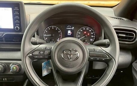 Toyota Yaris, 2022 год, 840 000 рублей, 13 фотография