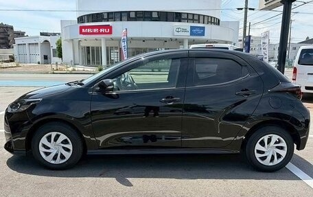 Toyota Yaris, 2022 год, 840 000 рублей, 7 фотография