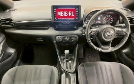 Toyota Yaris, 2022 год, 840 000 рублей, 12 фотография