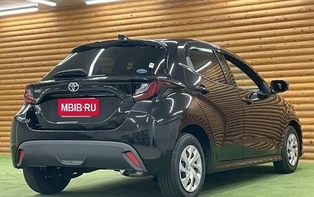 Toyota Yaris, 2022 год, 840 000 рублей, 9 фотография