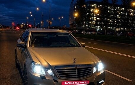 Mercedes-Benz E-Класс, 2010 год, 1 254 000 рублей, 3 фотография