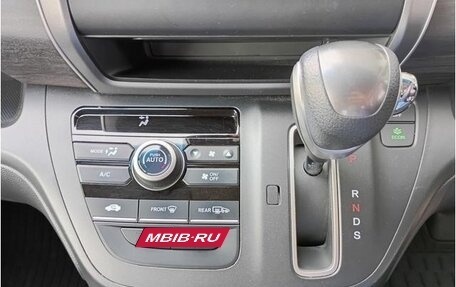 Honda Freed II, 2017 год, 1 200 000 рублей, 14 фотография