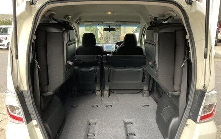 Honda Freed I, 2013 год, 810 000 рублей, 15 фотография