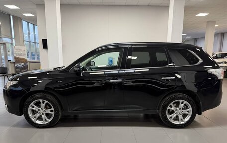 Mitsubishi Outlander III рестайлинг 3, 2014 год, 1 890 000 рублей, 2 фотография